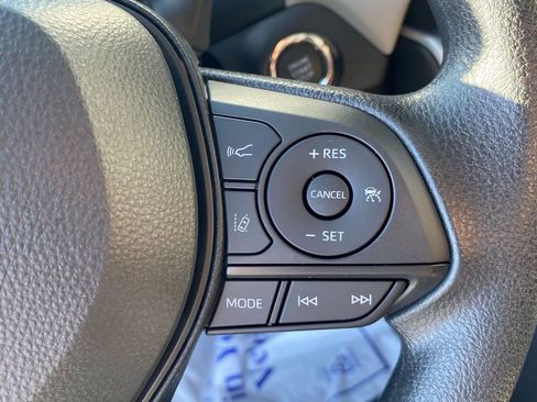 New 2025 Toyota RAV4 XLE image 27