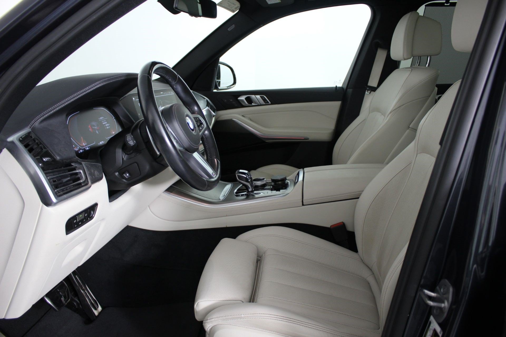 Used 2026 BMW X5 sDrive40i w/ M Sport Package RWD image 23