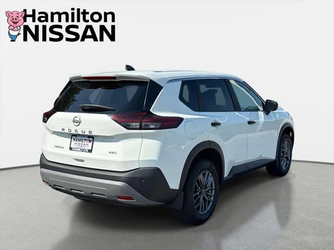 Used 2023 Nissan Rogue S AWD/4WD image 2