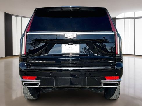 Used 2021 Cadillac Escalade Premium Luxury image 4