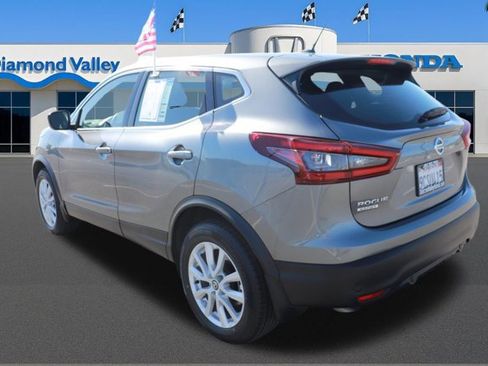 Used 2022 Nissan Rogue Sport S image 4