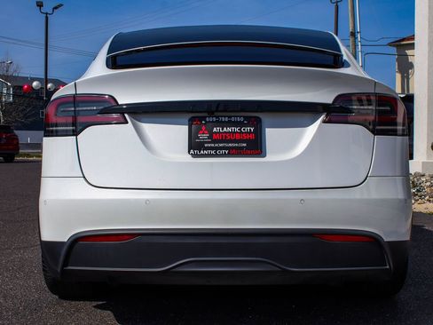 Used 2022 Tesla Model X image 5