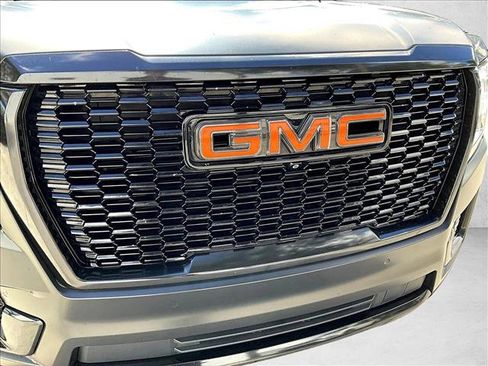 Used 2021 GMC Yukon Denali w/ Denali Premium Package image 29