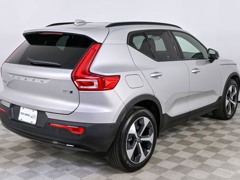Certified 2025 Volvo XC40 B5 Plus image 29