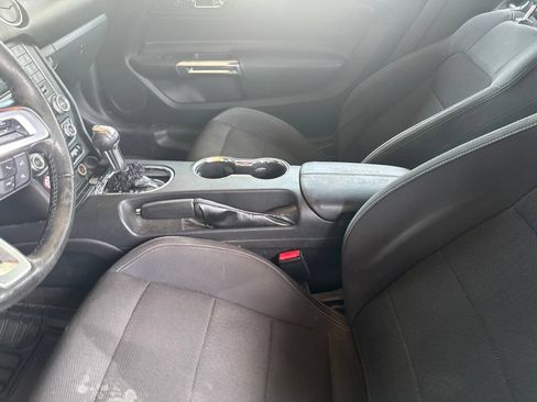 Used 2015 Ford Mustang Convertible RWD image 15