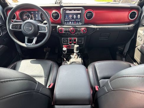 Used 2023 Jeep Gladiator Rubicon w/ LED Lighting Group AWD/4WD image 19