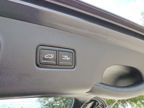 Certified 2024 Kia Carnival SX Prestige FWD image 11
