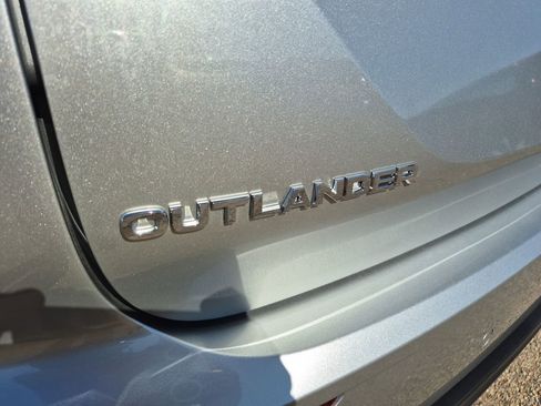 New 2026 Mitsubishi Outlander ES image 76