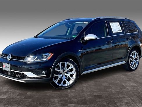 Used 2018 Volkswagen Golf Alltrack SEL image 3