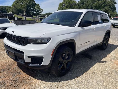 Used 2023 Jeep Grand Cherokee L Laredo AWD/4WD image 13