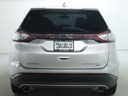 Used 2018 Ford Edge Titanium image 42