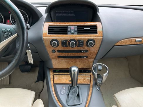 Used 2005 BMW 645Ci Convertible image 11