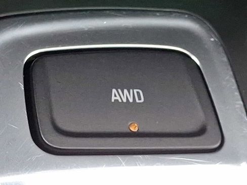 Used 2024 Chevrolet Equinox LT AWD/4WD image 24