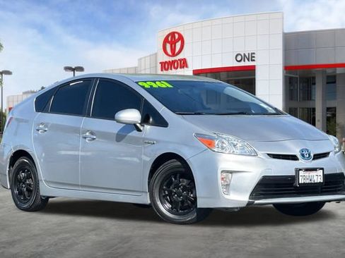 Used 2013 Toyota Prius Two FWD image 2