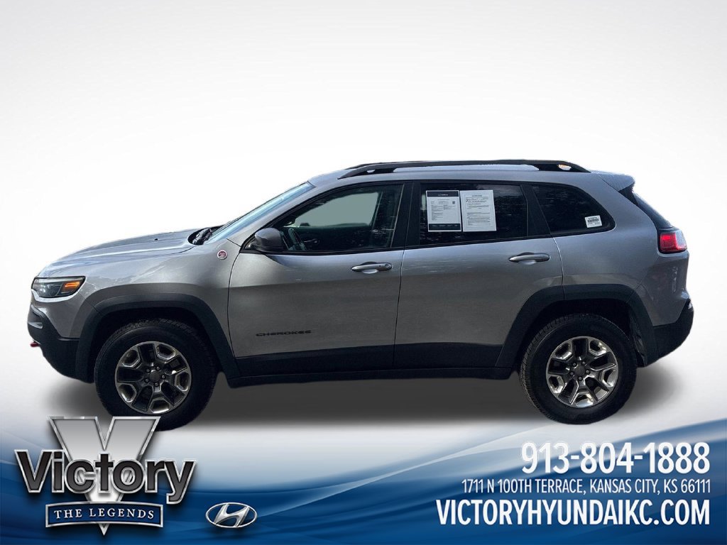 Used 2019 Jeep Cherokee Trailhawk w/ Comfort/Convenience Group AWD/4WD image 2