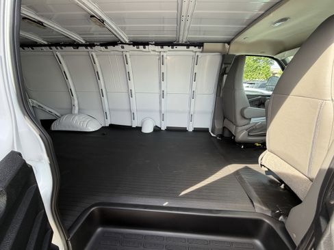 New 2026 Chevrolet Express 3500 Extended RWD image 22