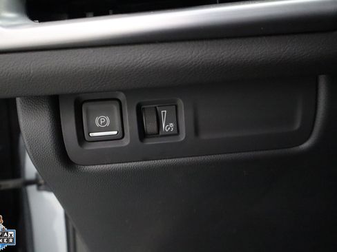 Used 2025 Cadillac XT4 Premium Luxury FWD image 14