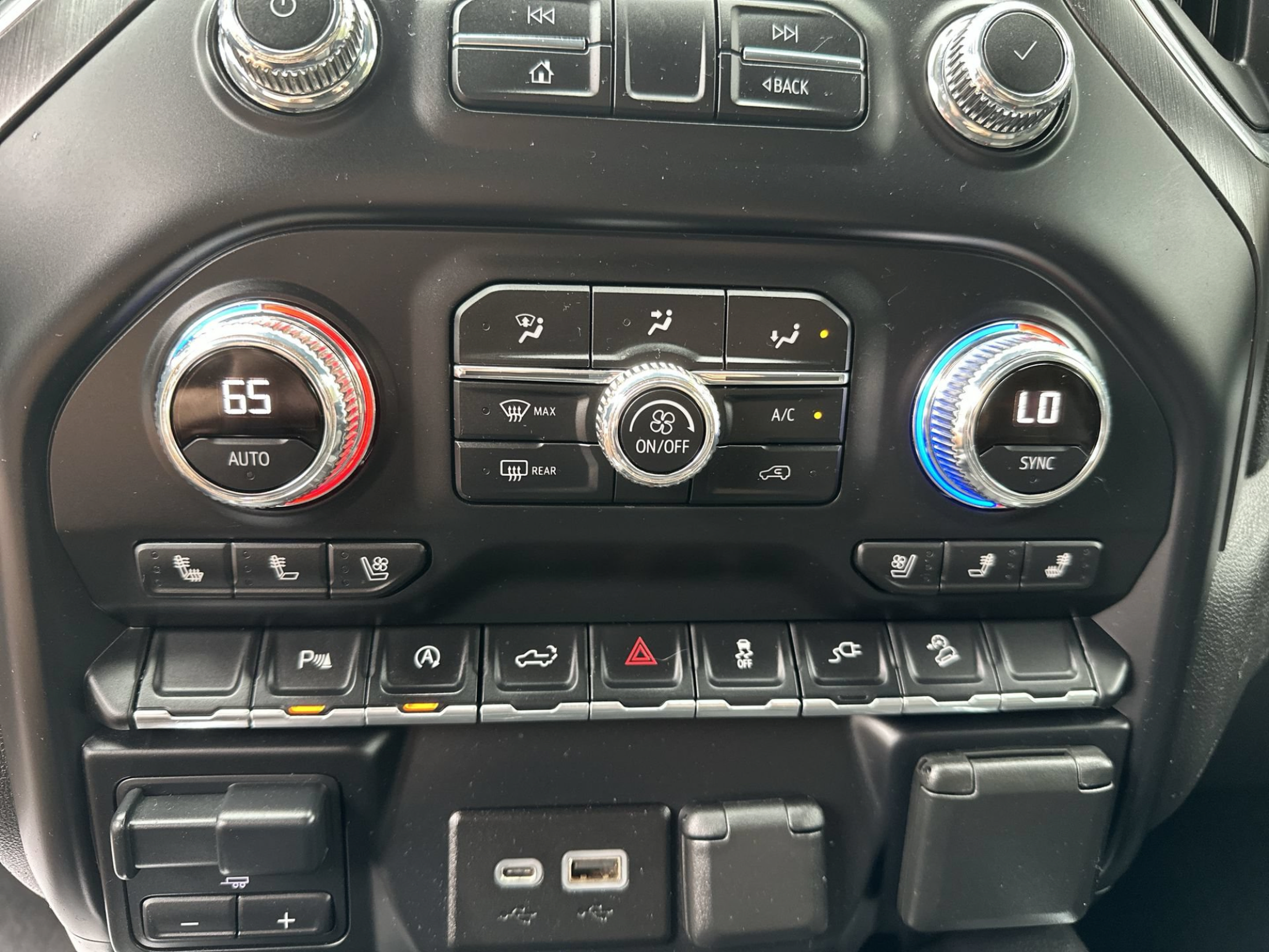 Used 2020 GMC Sierra 1500 AT4 w/ AT4 Premium Package AWD/4WD image 16