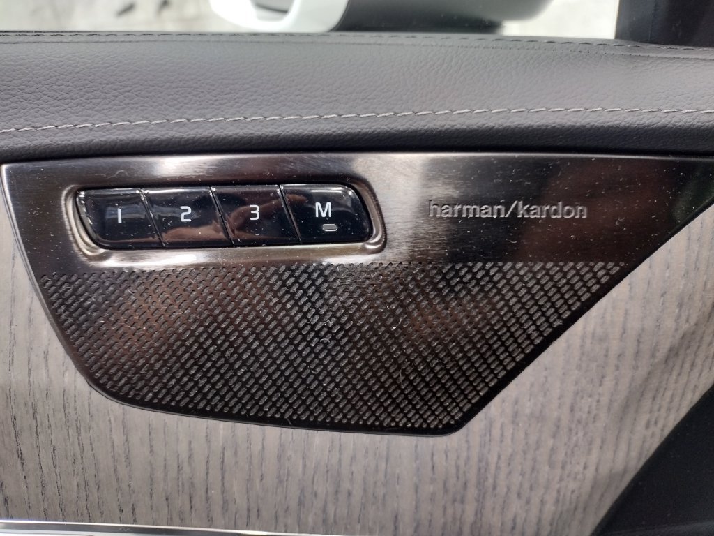 Used 2022 Volvo XC90 T8 Inscription AWD/4WD image 23