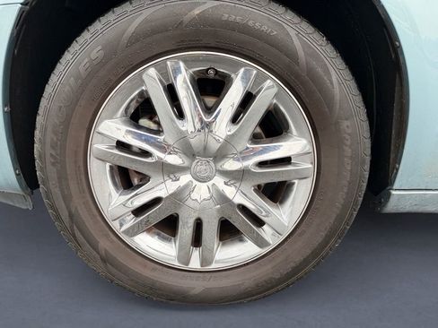 Used 2010 Chrysler Town & Country Limited image 9