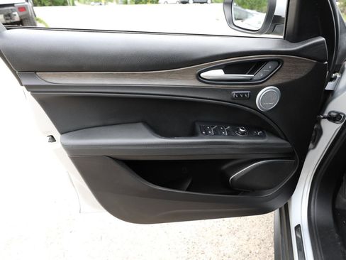 Used 2018 Alfa Romeo Stelvio Ti AWD/4WD image 16