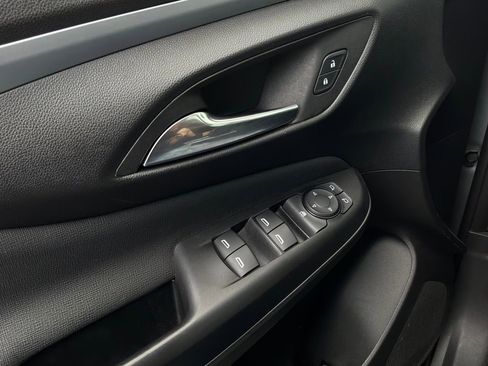 Used 2025 Buick Envista Preferred image 19