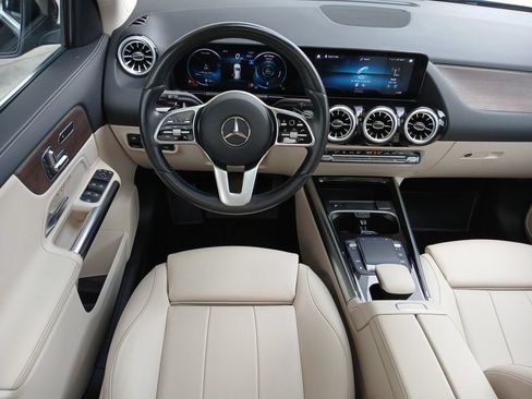 Used 2022 Mercedes-Benz GLA 250 4MATIC image 22