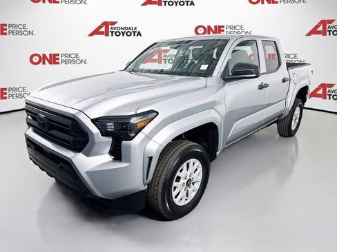 Certified 2025 Toyota Tacoma SR AWD/4WD image 3
