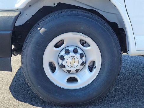 New 2025 Chevrolet Express 3500 w/ Power Convenience Package image 27