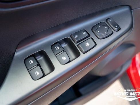 Used 2023 Hyundai Kona SEL image 17