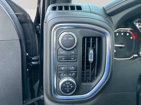Used 2022 GMC Sierra 1500 AT4 w/ AT4 Premium Package AWD/4WD image 18