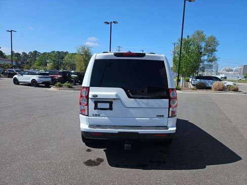 Used 2011 Land Rover LR4 HSE image 4