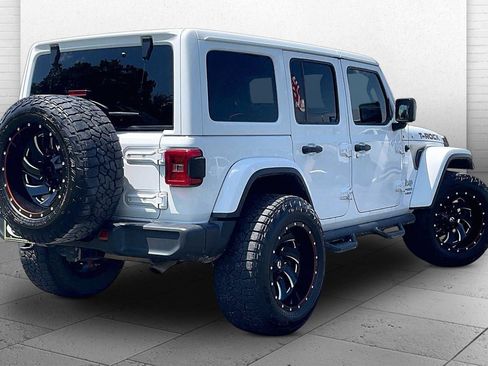 Used 2018 Jeep Wrangler Unlimited Sahara w/ LED Lighting Group AWD/4WD image 14