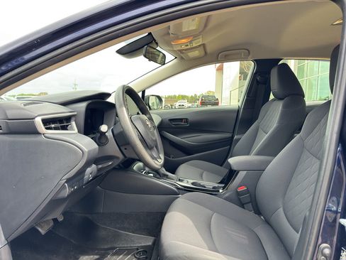 Used 2022 Toyota Corolla LE image 11