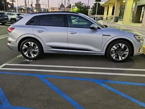 Used 2023 Audi e-tron Premium w/ Convenience Plus Package AWD/4WD image 2