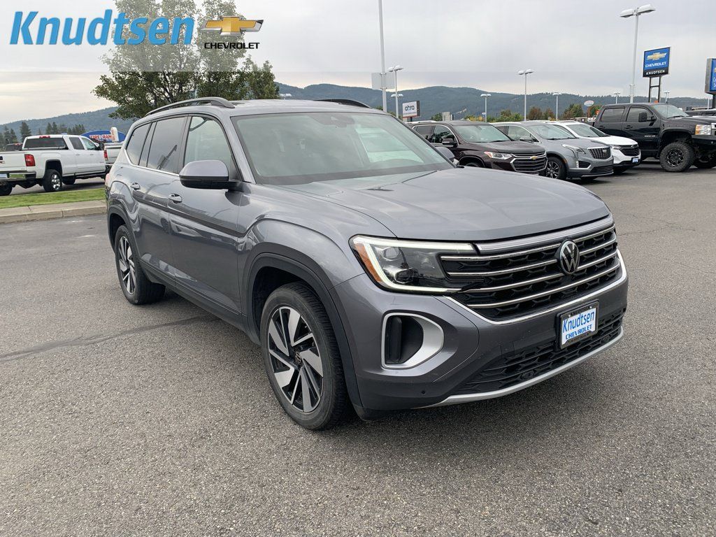 Used 2025 Volkswagen Atlas SE AWD/4WD image 1