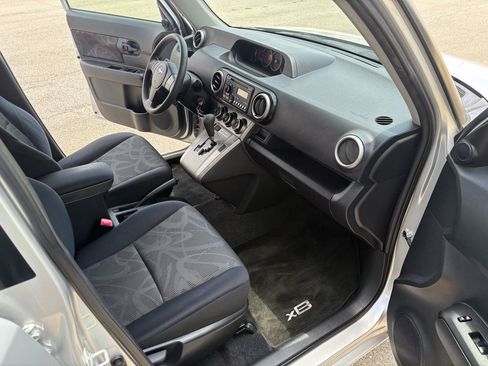 Used 2013 Scion xB FWD image 17