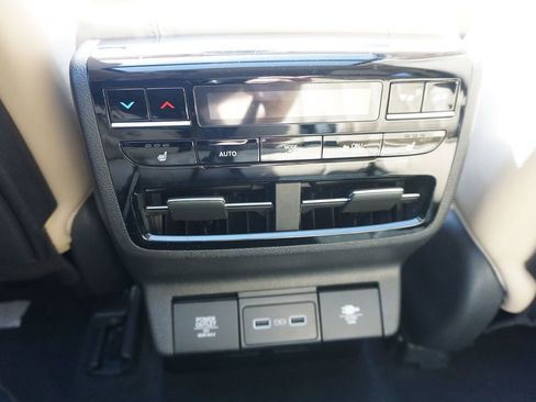 Used 2023 Acura MDX SH-AWD w/ Advance Package image 16