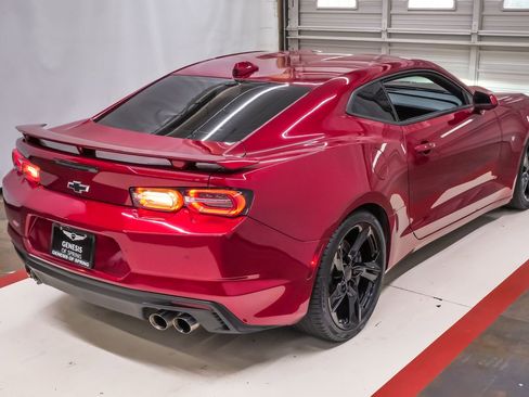 Used 2021 Chevrolet Camaro SS RWD image 6