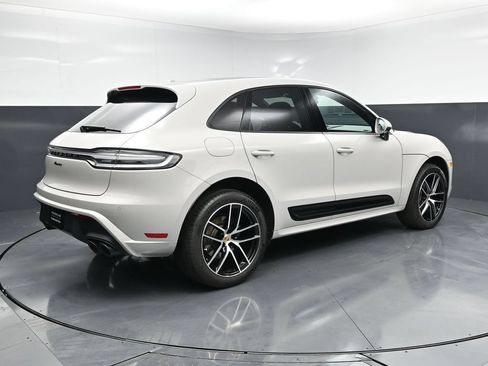 Used 2025 Porsche Macan AWD/4WD image 8