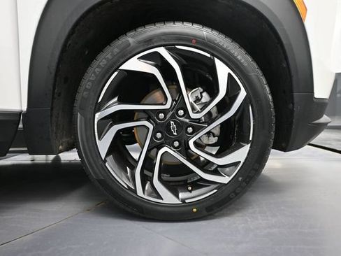 Used 2025 Chevrolet TrailBlazer RS w/ Convenience Package FWD image 16
