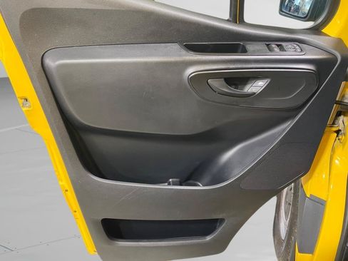 Used 2021 Mercedes-Benz Sprinter 2500 image 9
