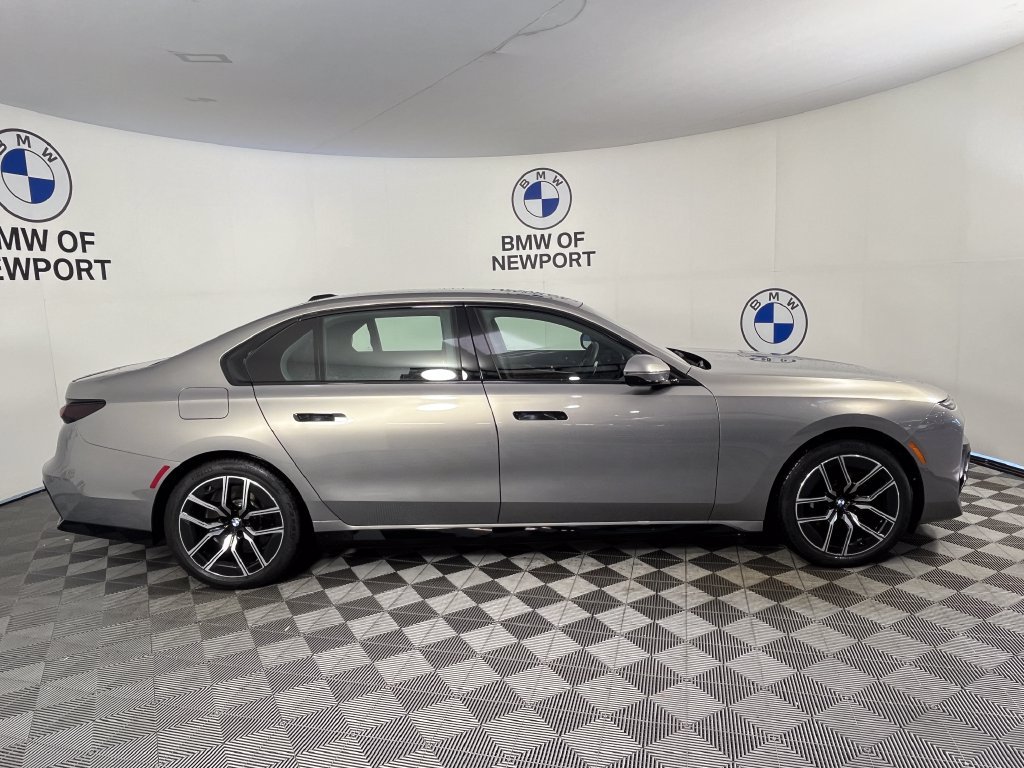 Used 2026 BMW 740i xDrive w/ Premium Package AWD/4WD image 6
