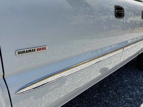 Used 2005 GMC Sierra 2500 SLT w/ Heavy-Duty Power Package image 12