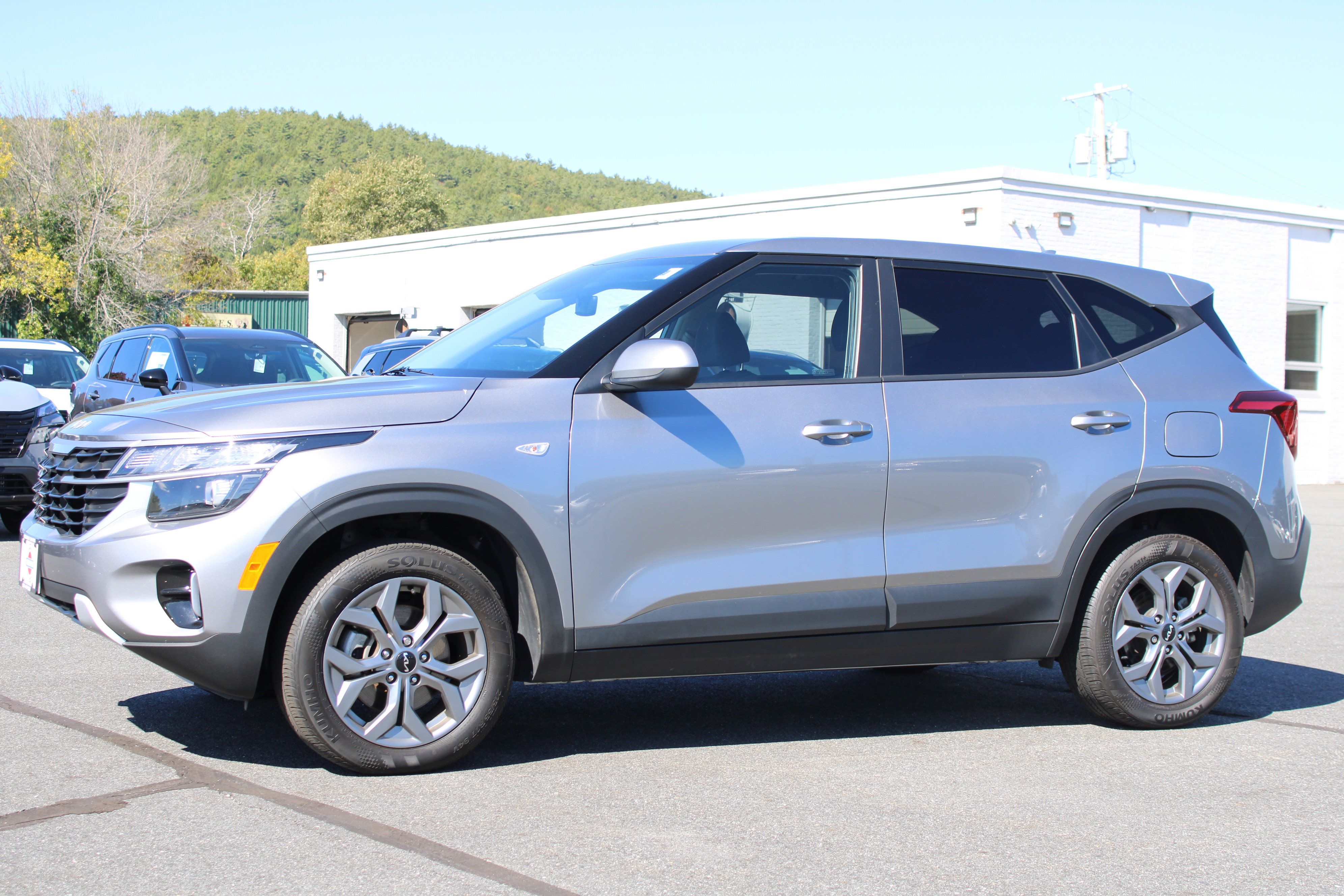 Used 2024 Kia Seltos LX AWD/4WD image 12