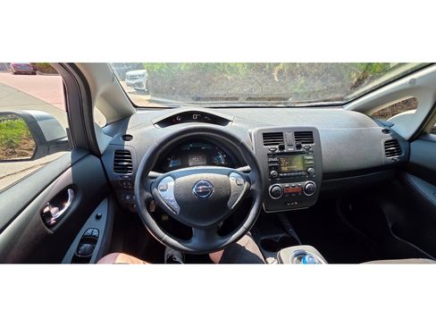 Used 2015 Nissan Leaf S w/ Charge Package FWD image 4