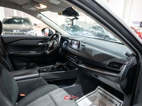 Used 2024 Nissan Rogue SV AWD/4WD image 15