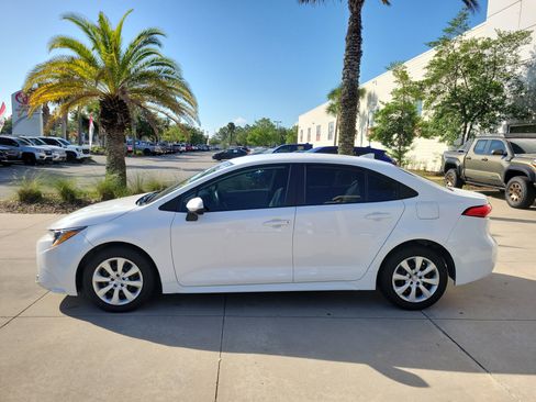 Certified 2024 Toyota Corolla LE FWD image 3
