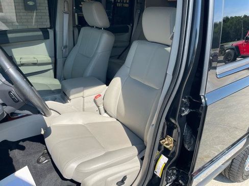 Used 2007 Jeep Commander Limited w/ Trailer Tow Group IV AWD/4WD image 22