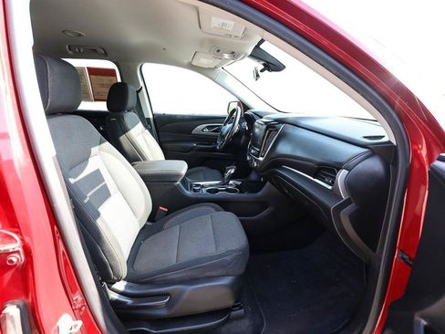 Used 2021 Chevrolet Traverse LT FWD image 22